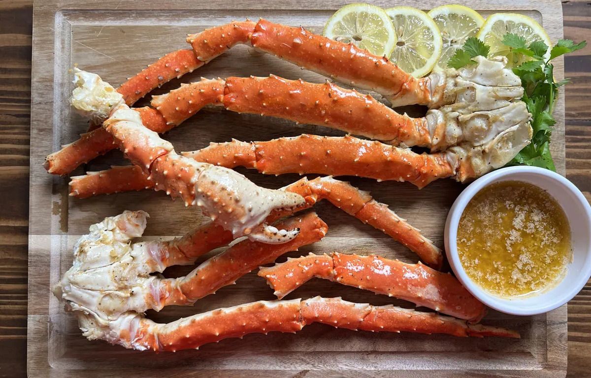 crab-legs-with-garlic-butter-sauce-recipe