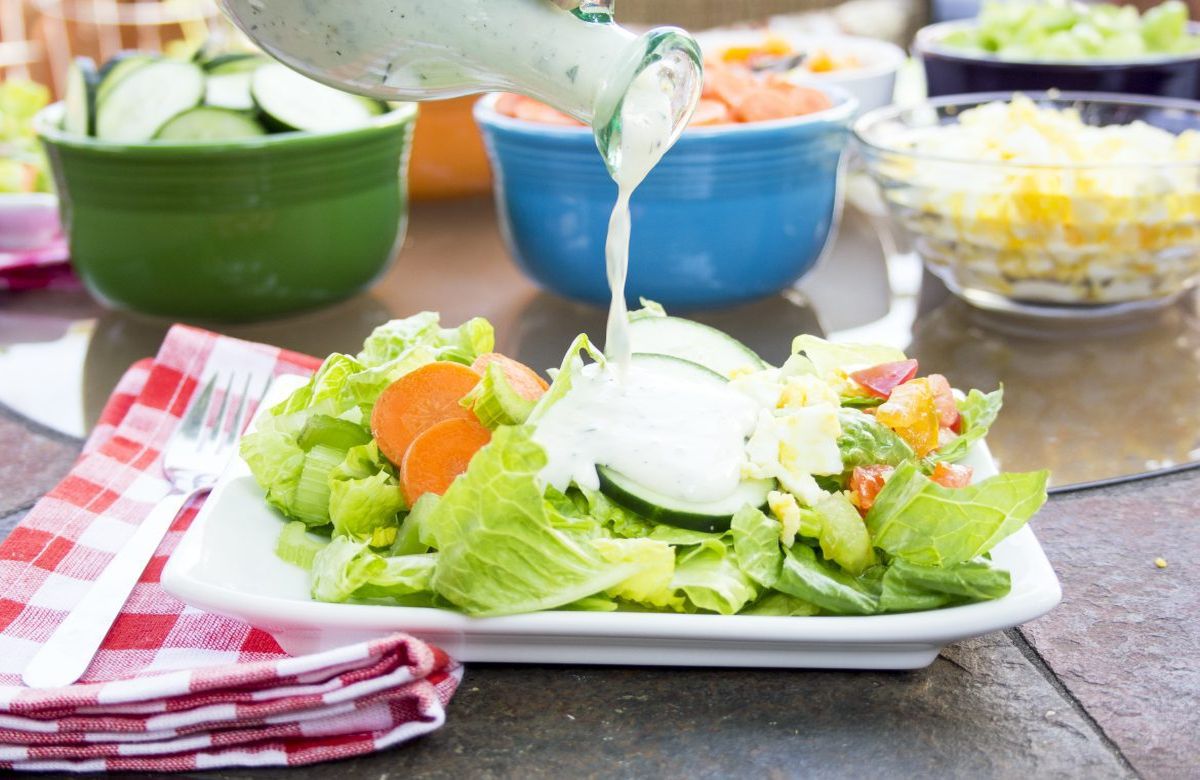 greek-yogurt-ranch-salad-dressing-recipe