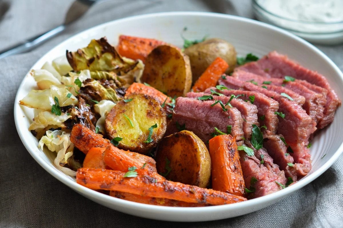 slow-cooker-corned-beef-and-cabbage-recipe