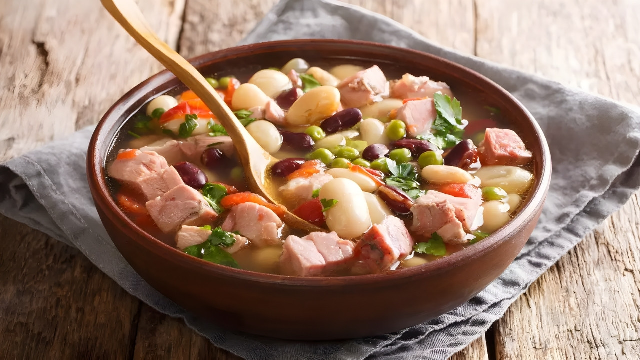slow-cooker-ham-and-bean-soup-recipe