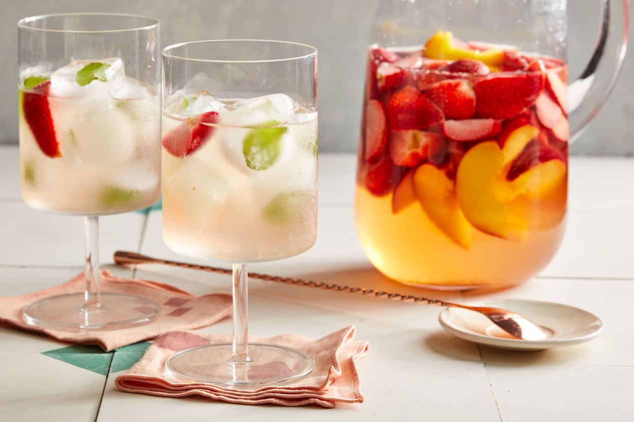 white-peachy-sangria-recipe
